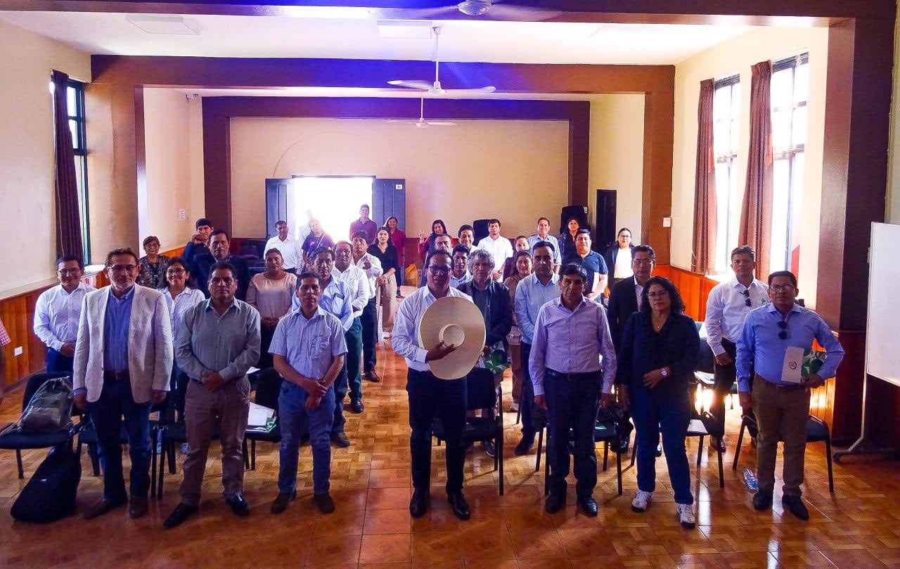 Sánchez se reunió con los virtuales diputados y senadores de Juntos por el Perú el 5 de mayo. (Foto: Roberto Sánchez)