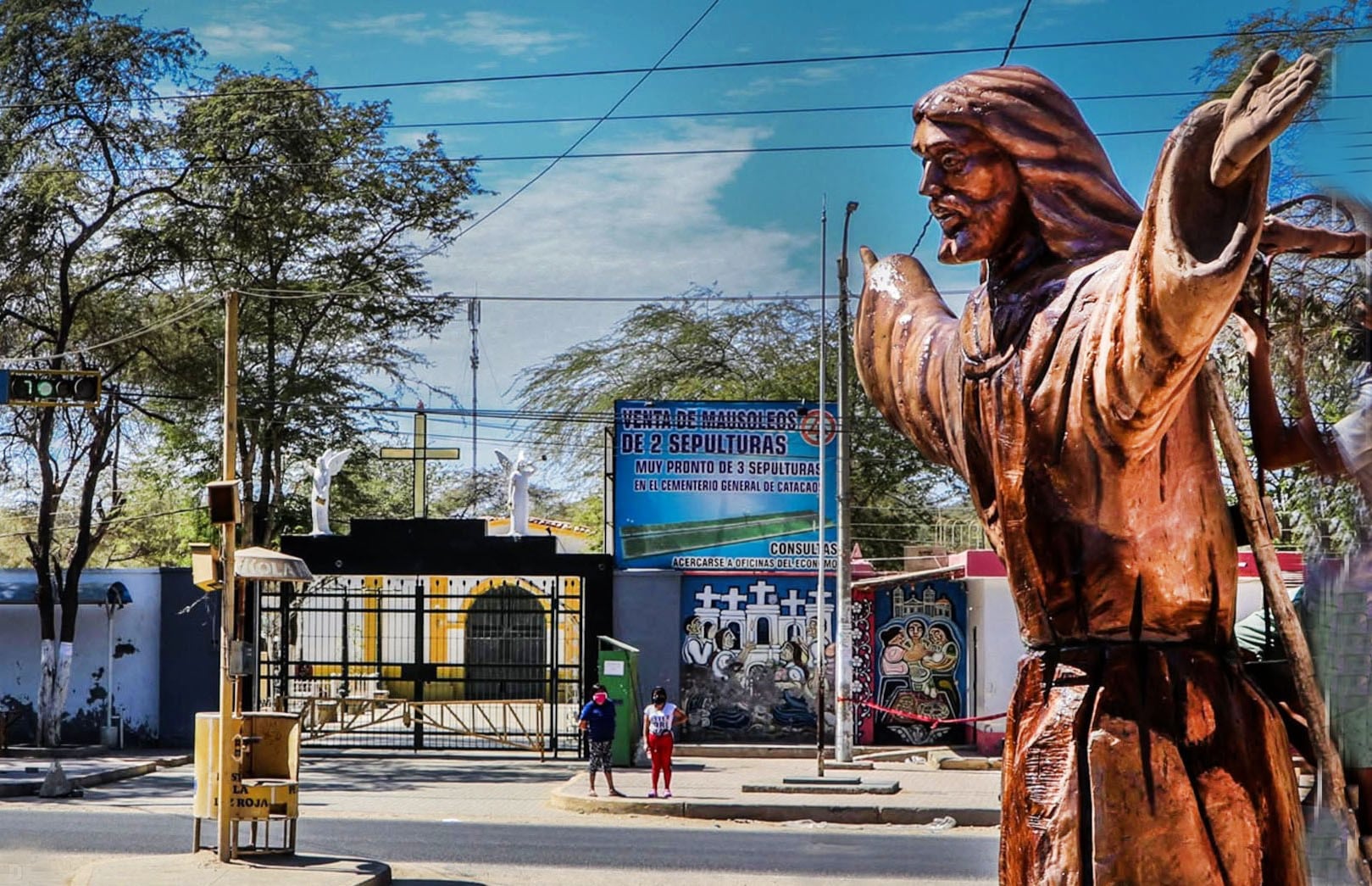 Piura: Artista Juan Luis Pacheco restaura la escultura del Cristo cataquense