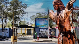 Piura: Artista Juan Luis Pacheco restaura la escultura del Cristo cataquense