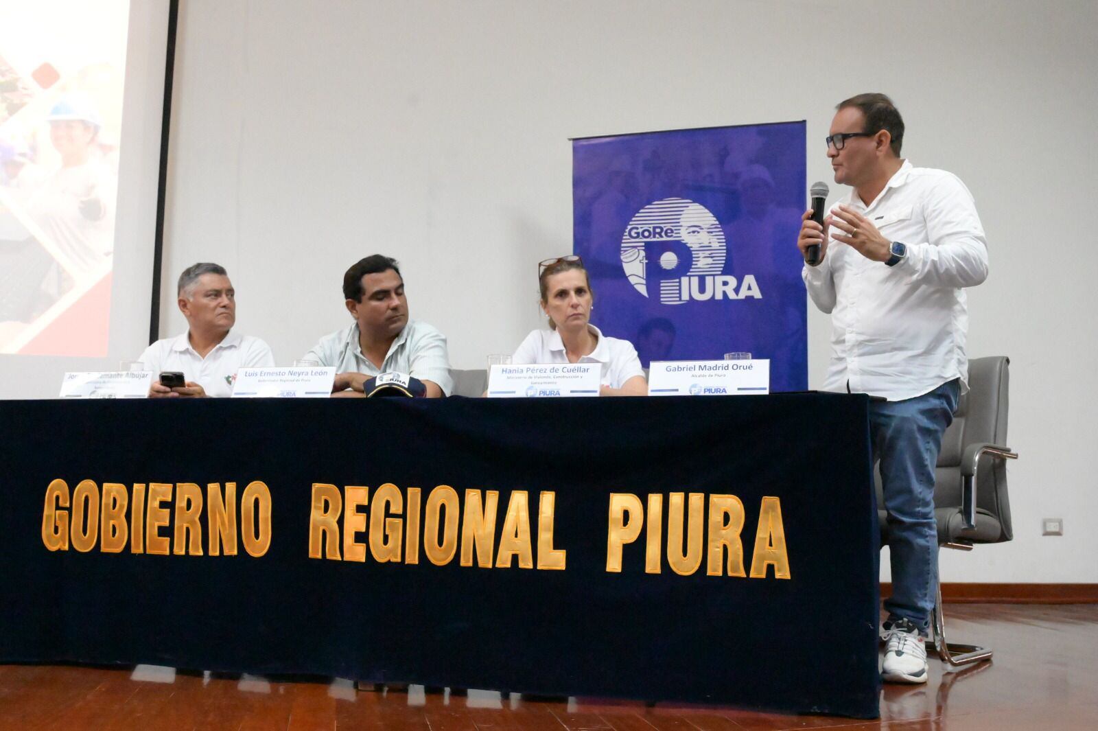 Según el alcalde, estas labores tienen un avance físico de 70% y antes del 15 de febrero estarán listas al servicio de la población