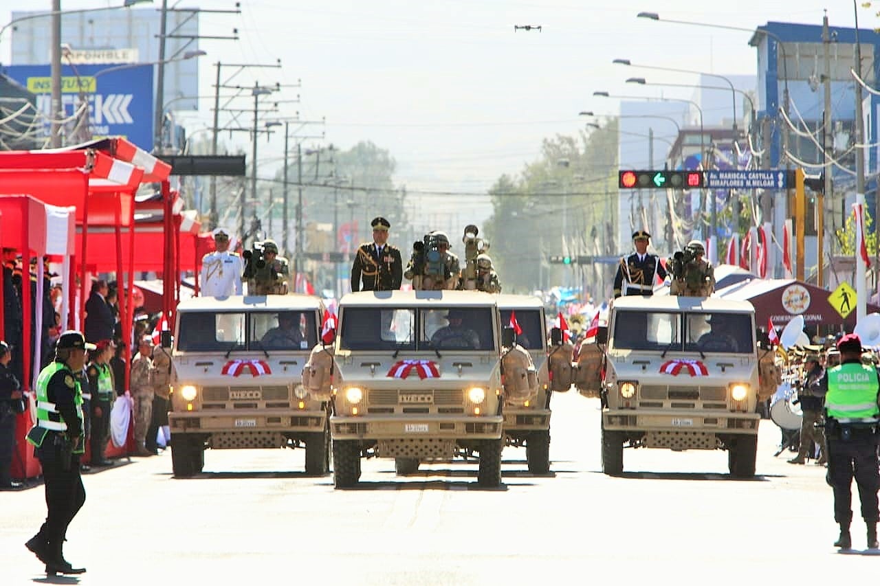 Desplazamiento por la Av. Independencia de la ciudad de Arequipa. Foto: Leonardo Cuito.