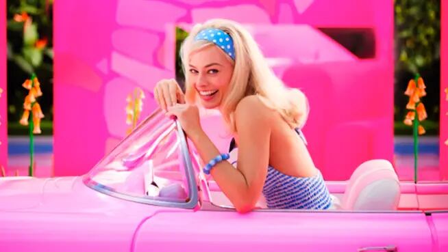 Este 20 de julio a las personas que vayan al estreno de Barbie con un “look” inspirado en la película tendrán una canchita gratis.