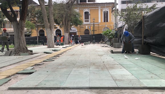 Continúan los trabajos de remodelación de la Plaza de Armas de Piura