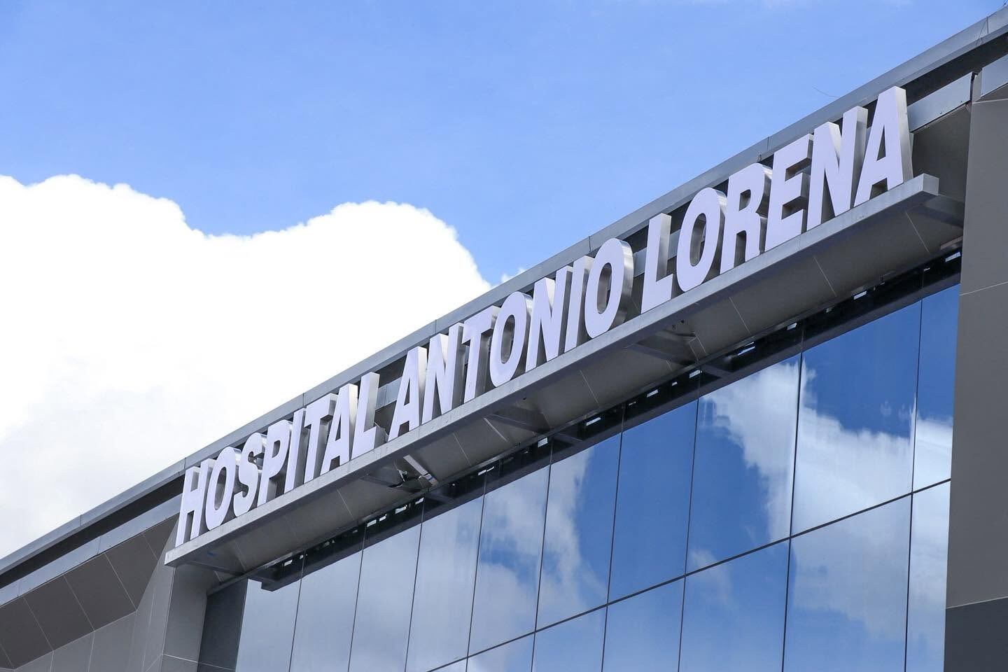 Anhelado nosocomio será entregado este 20 de junio, luego de ser esperado por la población cusqueña por más de 13 años, la primera piedra fue puesta aún el 2013 en el gobierno de Ollanta Humala.
