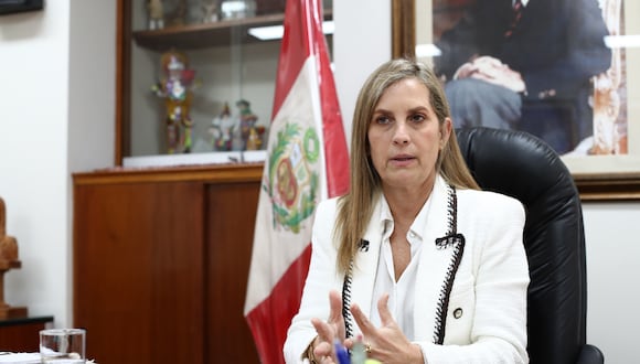 María del Carmen Alva respalda proyecto de ley sobre inmunidad parlamentaria pero exige restricciones. Foto: Jorge Cerdán / GEC