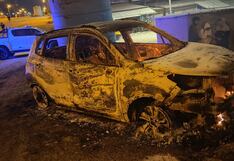 La Libertad: Delincuentes queman vehículo en Alto Trujillo