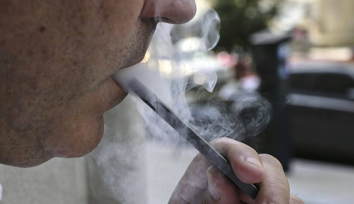 En el Perú se calcula que hay cerca de 200.000 usuarios de vapeadores. (AFP)