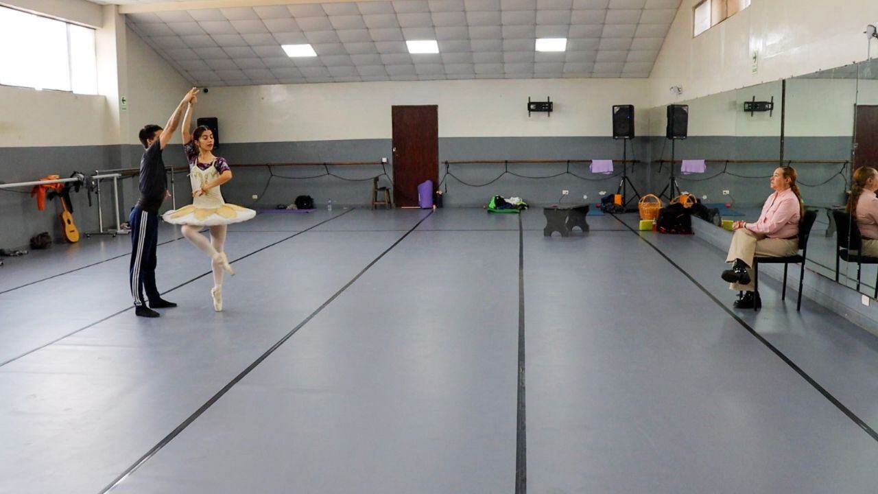 Estas mejoras no solo benefician a los bailarines, sino que también contribuyen al enriquecimiento de la cultura local.