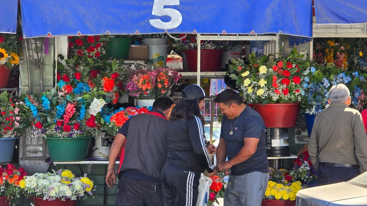 Ramos y arreglos florales por el Día del Padre en Arequipa. (Foto: Yunsu Pariapaza/@photo.gec)