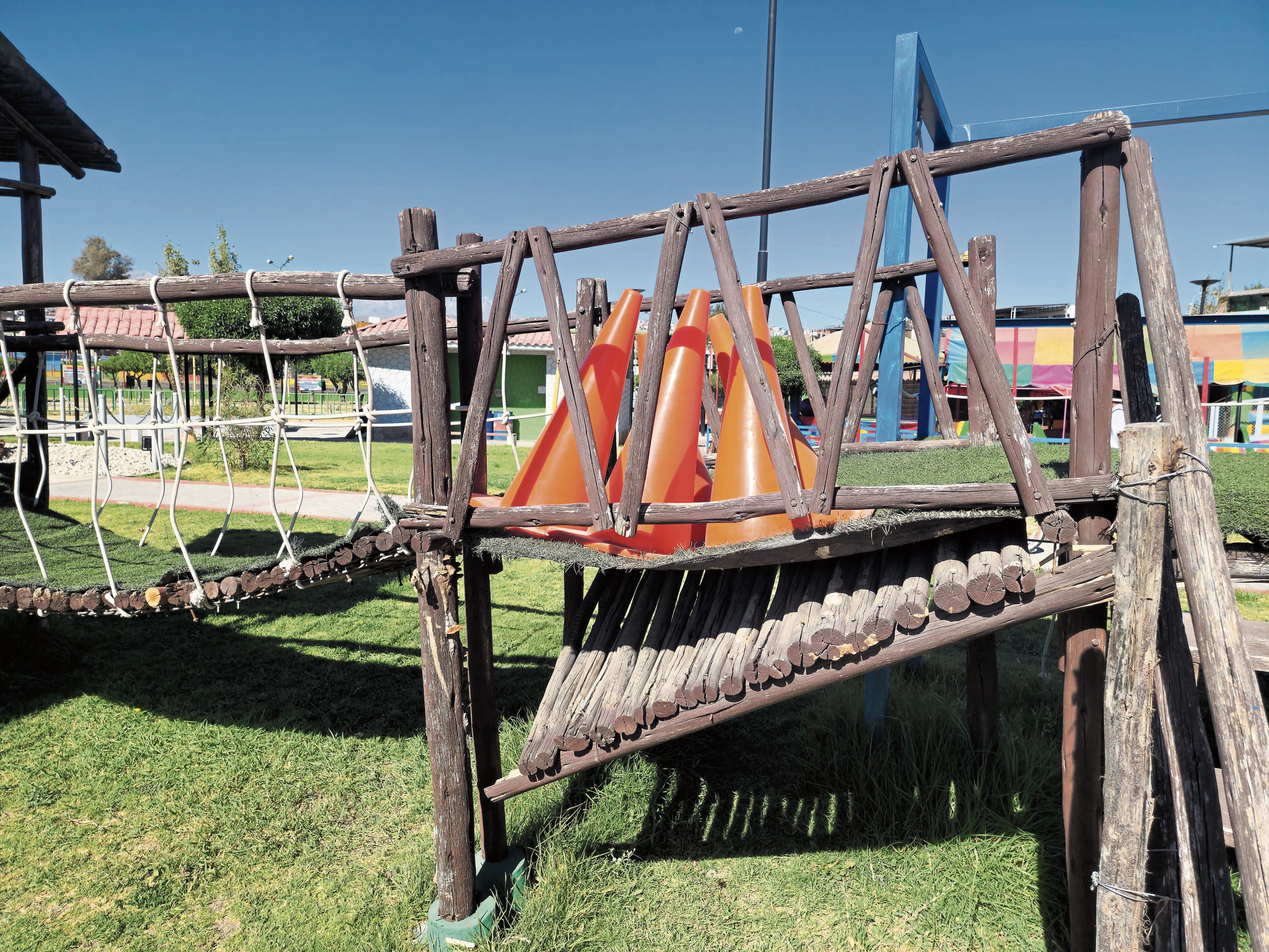 Juegos del parque temático Villa El Golf se encuentran en mal estado. Foto: GEC.