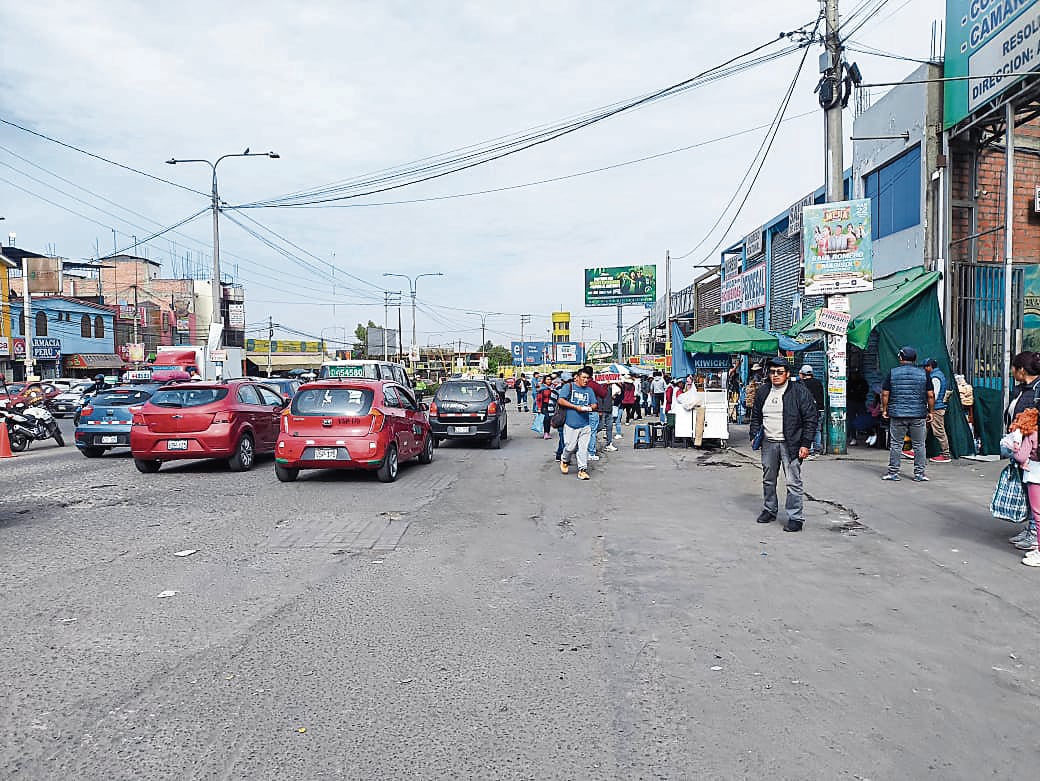 Plataforma comercial Andrés Avelino Cáceres. Foto: GEC archivo.
