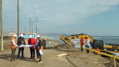 Trujillo: Ejecutan enrocado en Taquila para proteger el litoral y recuperar la playa