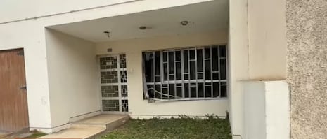 Detonan explosivo en vivienda de la urbanización Primavera en Trujillo