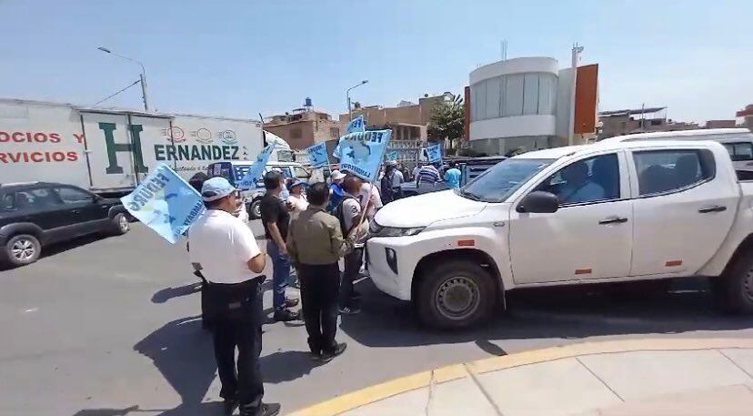 Los manifestantes impidieron el tránsito vehicular por casi dos horas.