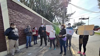 Ica: Trabajadores de la UNICA protestan contra las autoridades universitarias