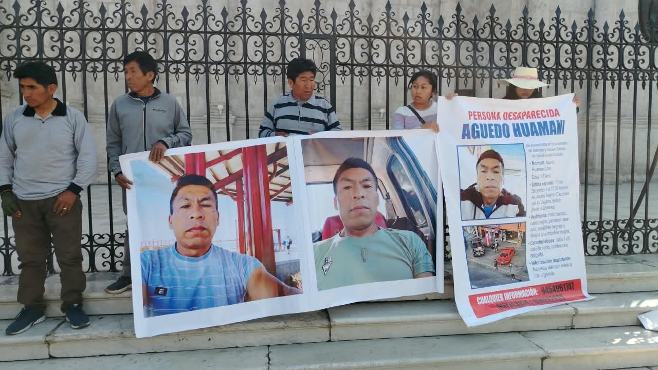 Familiares de Aguedo Huamani Llasa piden apoyo a la población arequipeña para dar con su paradero. (Foto: Álvaro Figueroa/@photo.gec)