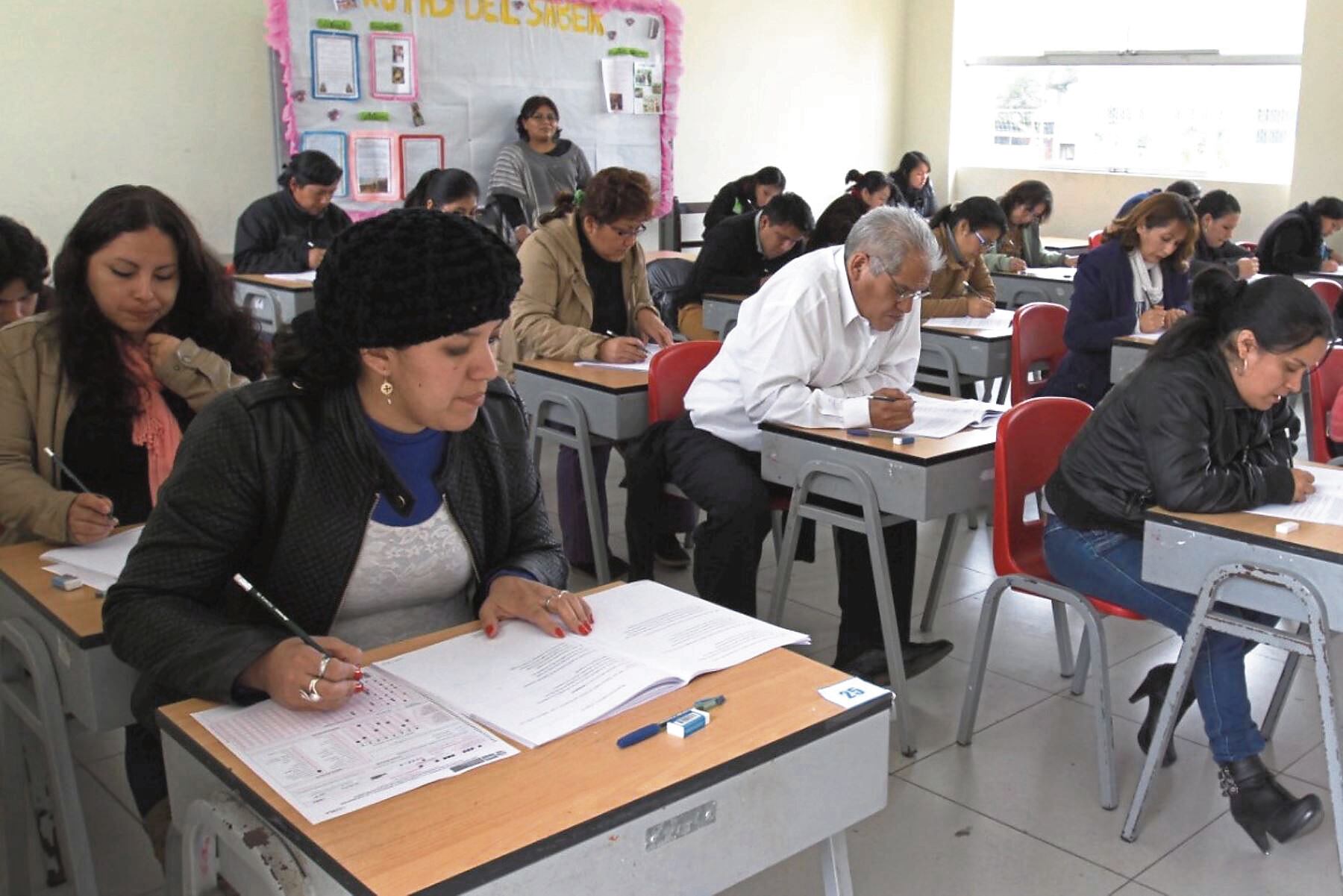 Docentes acudirán a nueve locales para evaluación. (Foto: GEC)