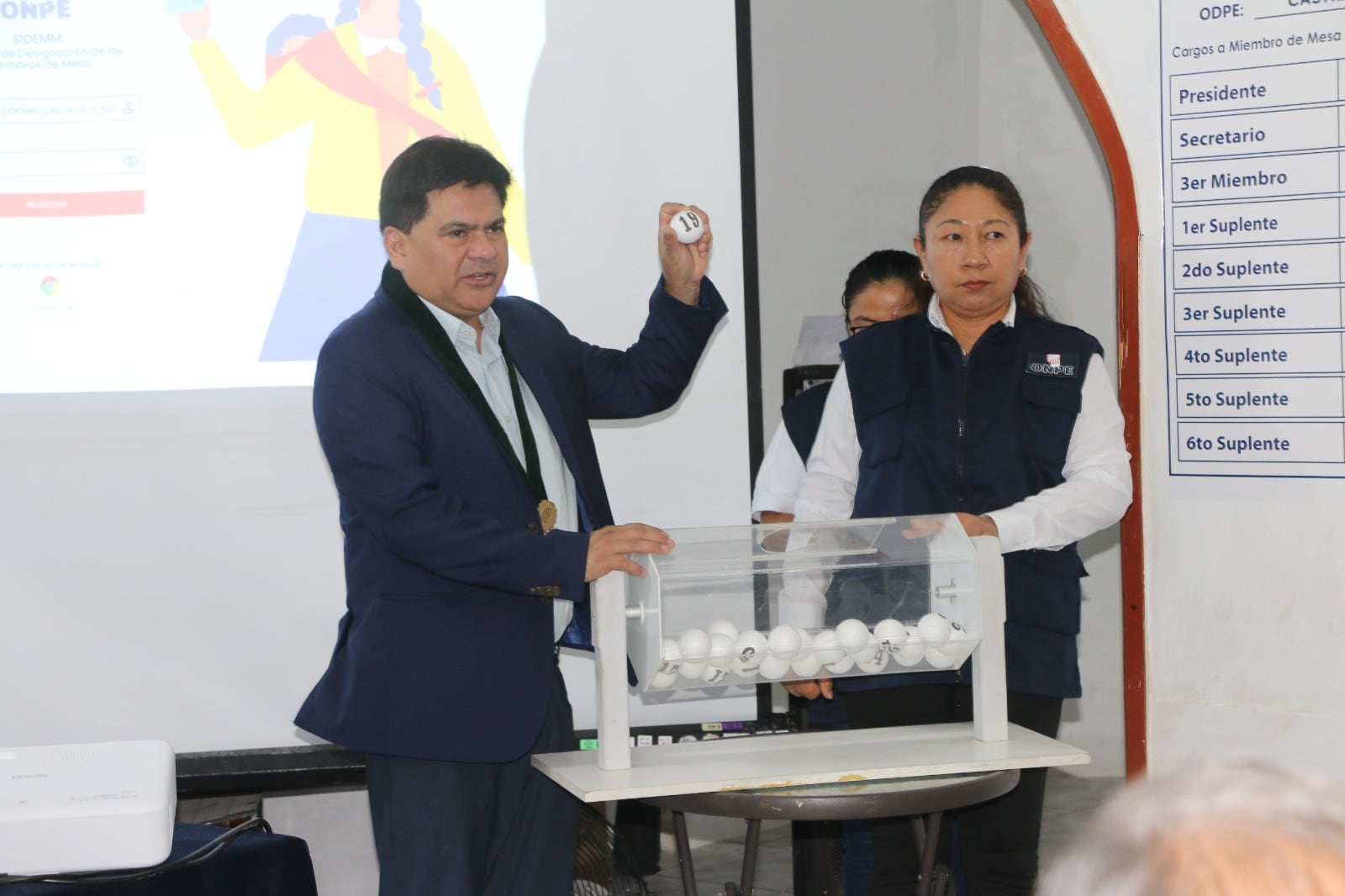 ONPE eligió a los miembros de mesa