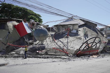 Terremoto de magnitud 7,8 deja al menos 31 muertos y decenas de heridos en Filipinas