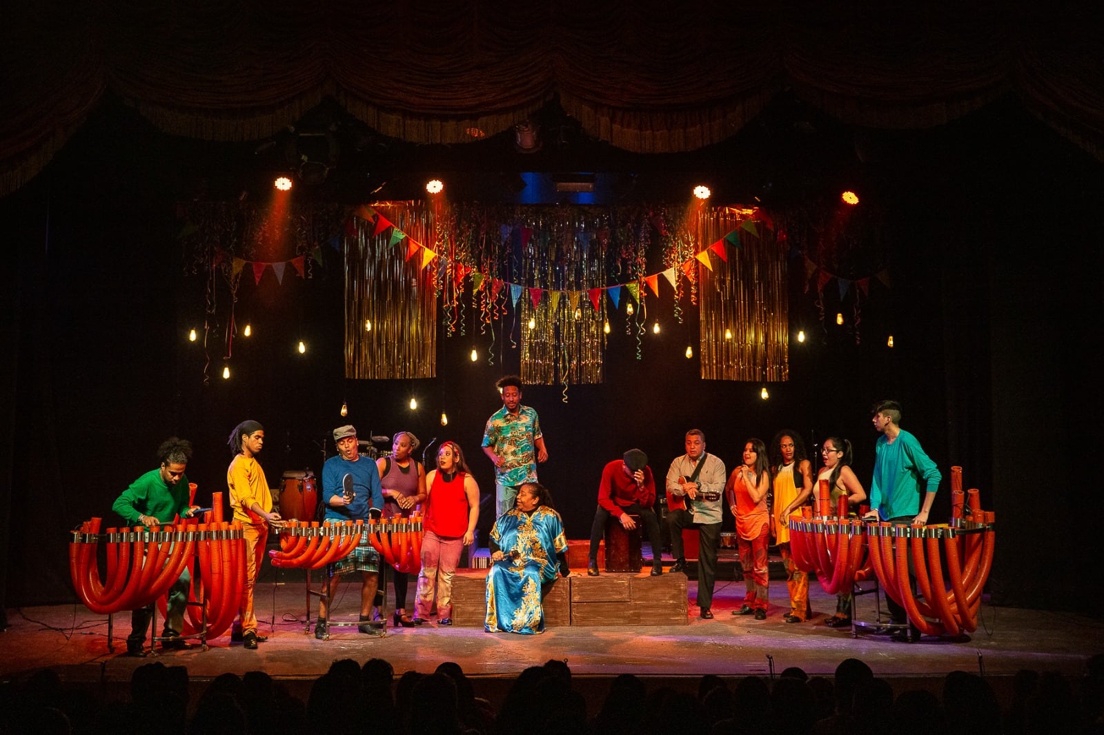 La puesta en escena se presentará del 17 al 29 de julio en el Teatro Municipal de Santiago de Surco y reunirá a tres generaciones de artistas en una propuesta que combina percusión, danza y memoria colectiva.