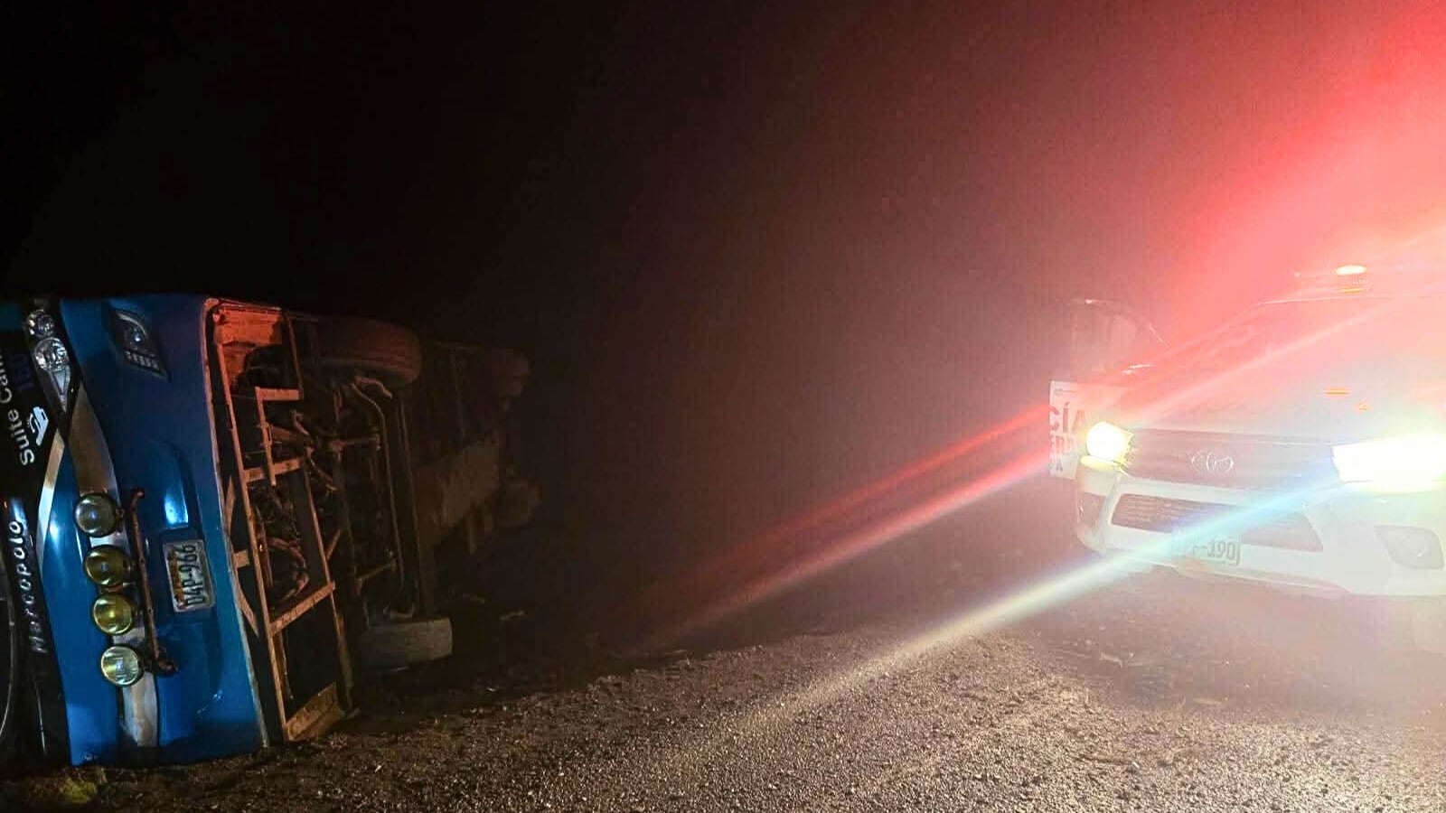 Despiste de bus en Imata (Caylloma) deja 28 heridos. Foto: PNP.