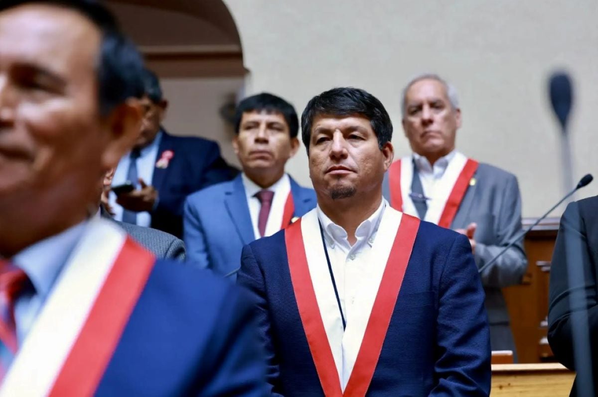 Ernesto Zunini solicitó a la Comisión de Disciplina de Juntos por el Perú iniciar un procedimiento disciplinario y suspender cautelarmente a Julián Pérez Mallqui. Foto: Andina.