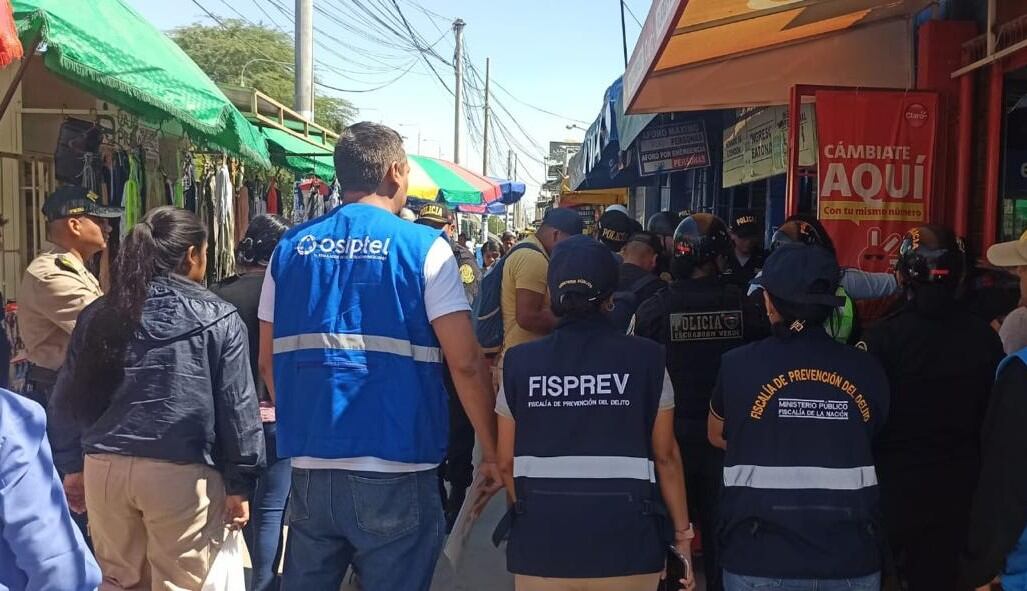 Fiscalía de Prevención del Delito, junto a la Policía Nacional, Osiptel y Reniec realizaron un operativo a inmediaciones del centro comercial El Bosque