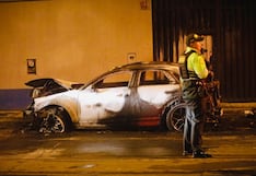 Chorrillos: Delincuente disfrazado de repartidor incendia combi estacionada en plena vía pública