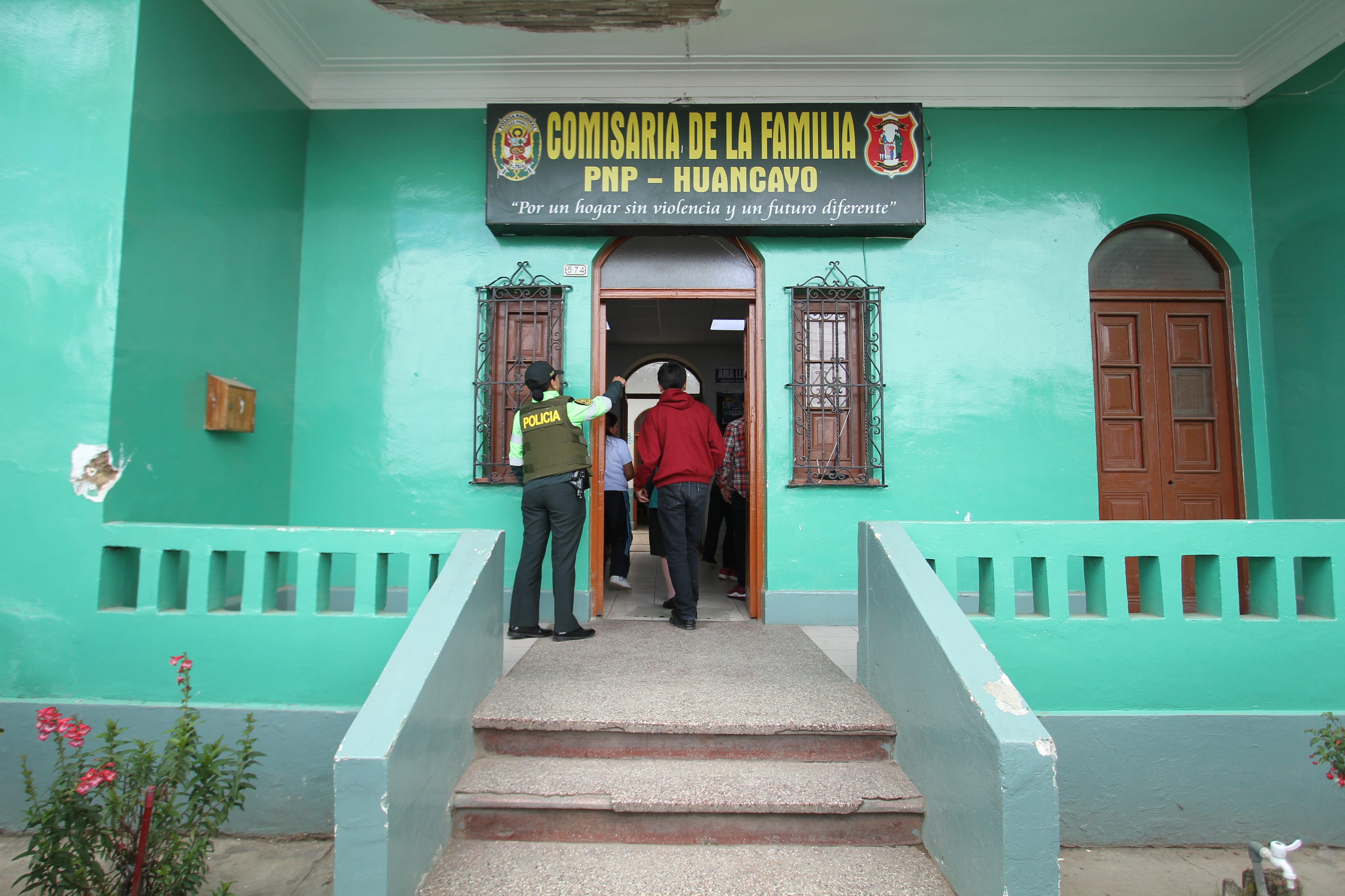 Familiares y policías buscan a cuatro menores