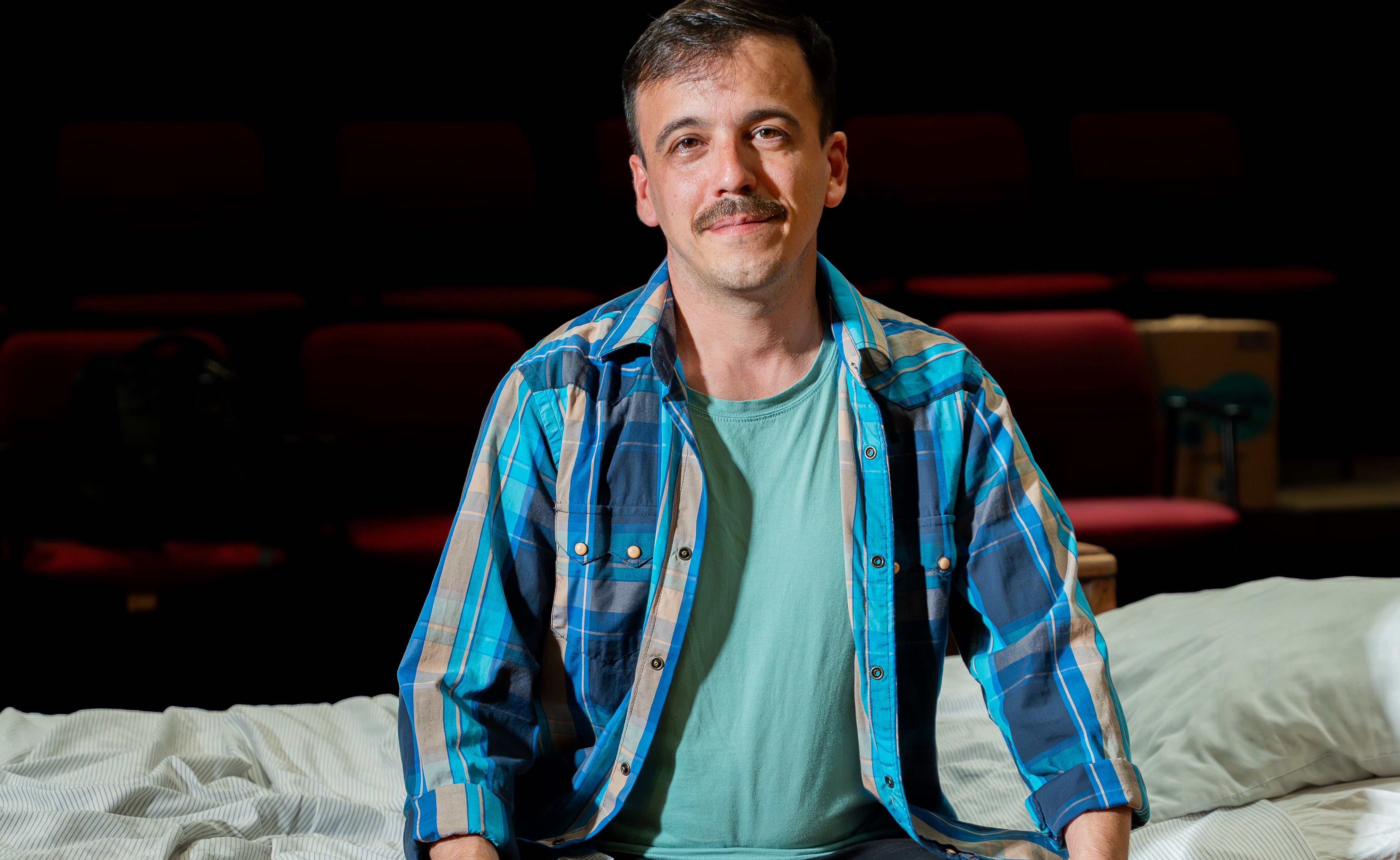 Francisco Lumerman es director, dramaturgo, actor y docente nacido en Buenos Aires en 1982. Ha escrito y dirigido numerosas producciones, destacándose en festivales internacionales y recibiendo premios como el German Rozanmacher y el segundo premio en el Concurso Nacional de Obras Inéditas.