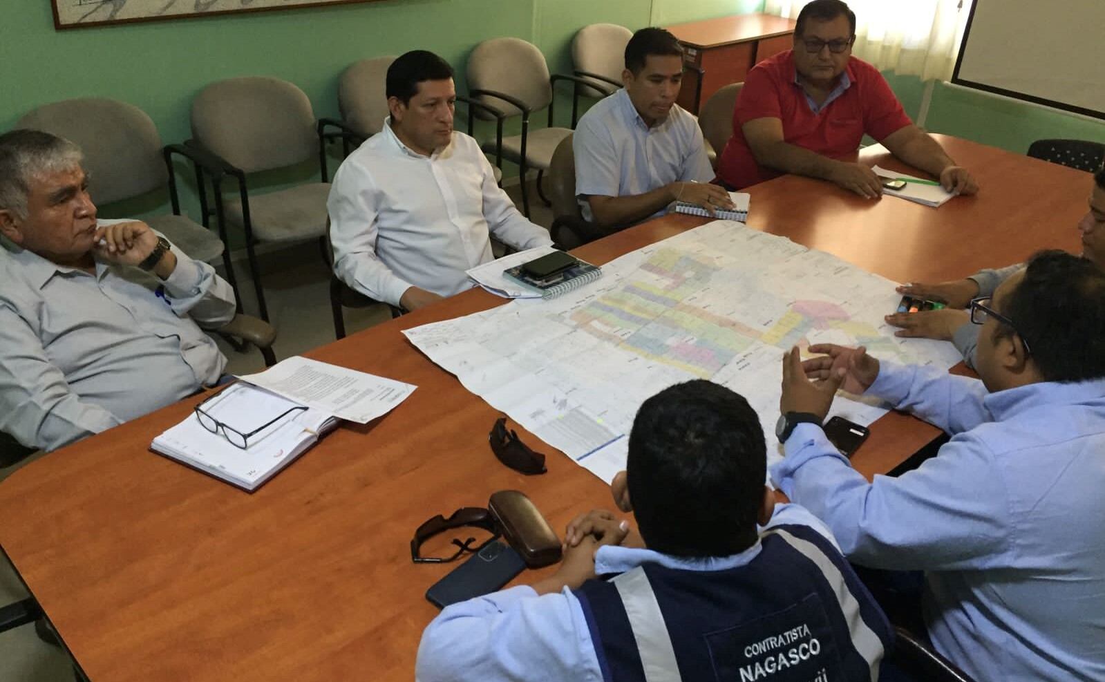 Funcionarios de la comuna se reunieron con representantes de empresa que realiza la instalación de las redes de distribución de gas natural en las calles de esta ciudad