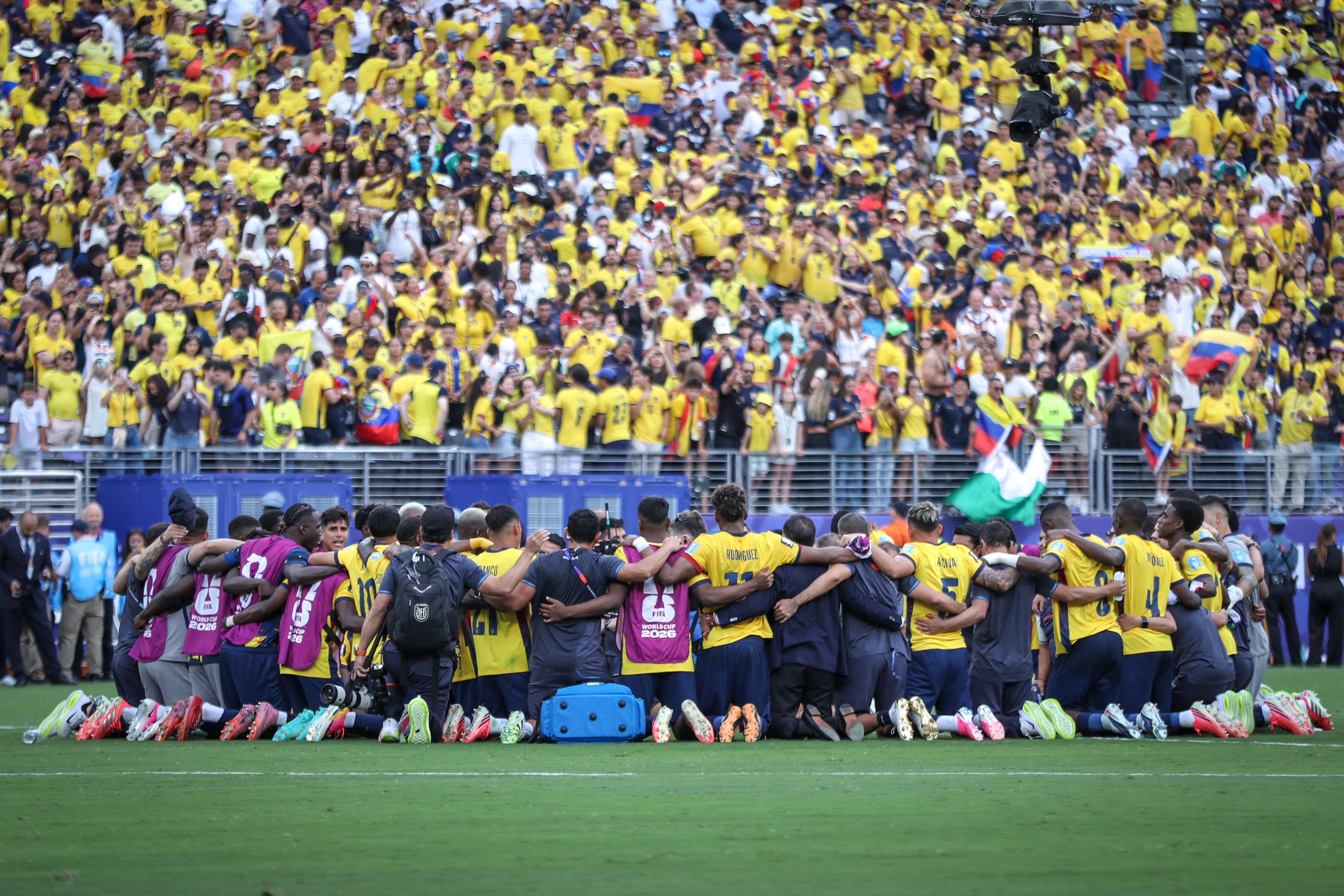 Ecuador team during the FIFA World Cup USA 2026 Group E match between Ecuador and Germany at New Jersey Stadium, New Jersey, United States, on June 25, 2026. (Photo by Ayman Aref/NurPhoto) (Photo by Ayman Aref / NurPhoto via AFP)