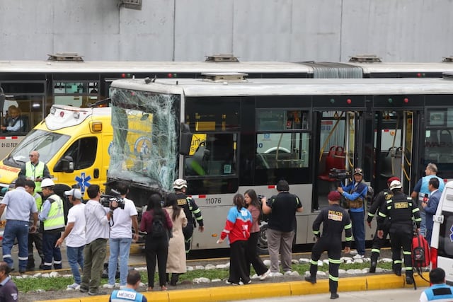 Triple choque en el Metropolitano deja al menos 40 heridos en Miraflores (Fotos: Violeta Ayasta/GEC)
