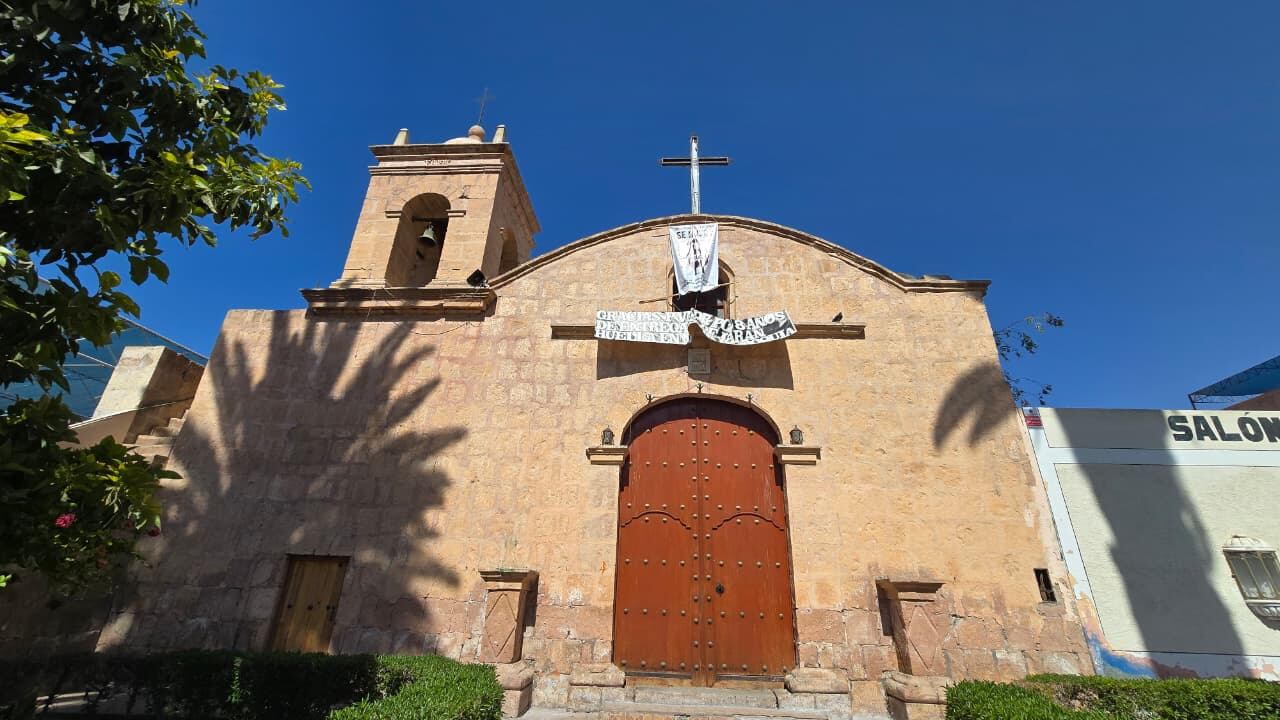 Iglesia de San Pedro Apóstol, en Uchumayo, en Arequipa. (Foto: Yunsu Pariapaza/@photo.gec)