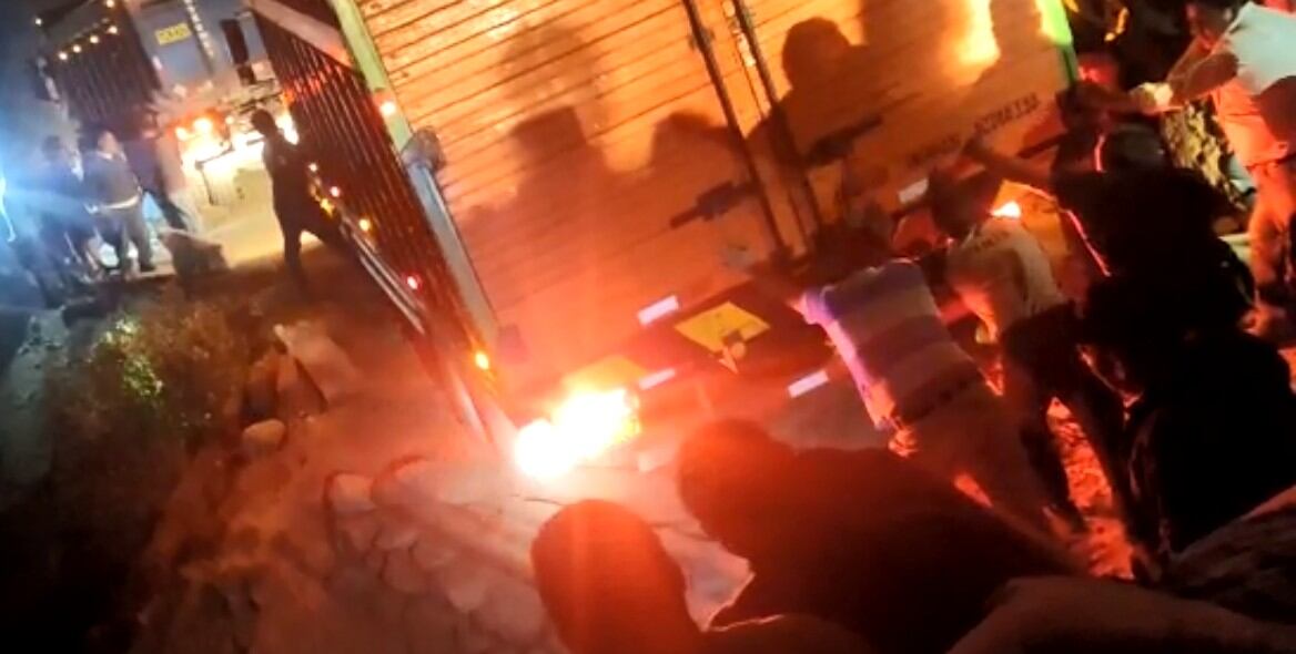 Un grupo de 50 personas realizó trabajos para restablecer parcialmente el tránsito en el tramo Mano Poderosa - Piedra Sellada.