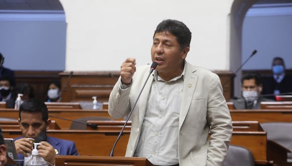 La Representación Nacional debate sobre la moción de interpelación al ministro de Trabajo, Iber Maraví.
