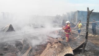 Piura: Incendio arrasó con seis viviendas en el sector oeste de Sullana