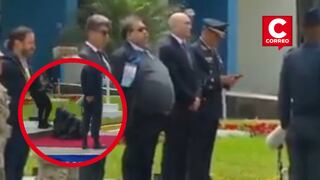 Funcionario tropieza y cae durante bienvenida a la primera ministra de Tailandia en Lima (VIDEO)