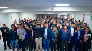 Junín: Tras horas de espera, gobernador recibe a pobladores y anuncia construcción de colegio en Concepción