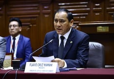 Congresista Flavio Cruz defiende proyecto que regula difusión de mensajes privados