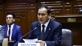 Congresista Flavio Cruz defiende proyecto que regula difusión de mensajes privados