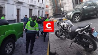 Joven policía fallece en Arequipa al chocar su motocicleta contra baranda de metal 