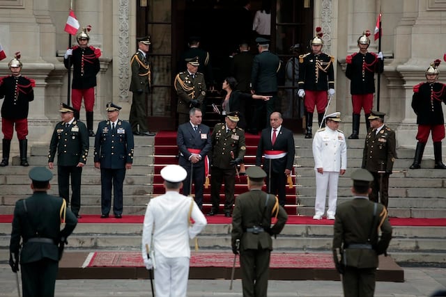 Keiko Fujimori es reconocida como jefa suprema de las FF. AA. (Fotos: Julio Reaño/GEC)