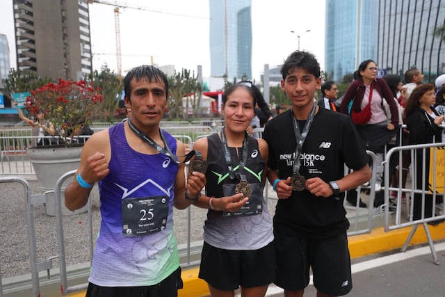 Maratón New Balance 15K Powerade by El Comercio reúne a miles de corredores en Lima (Fotos: Antonio Melgarejo/GEC)