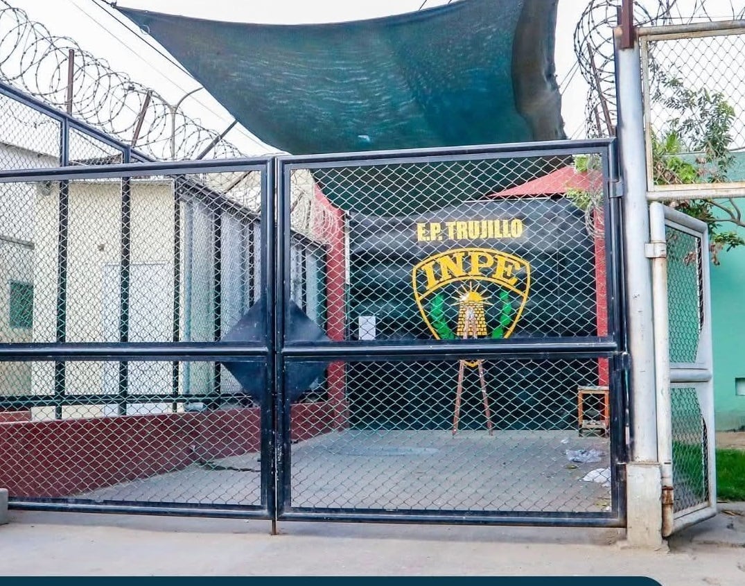 Agentes del Inpe, los sorprendieron escalando la pared de su pabellón.