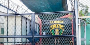 Agentes del Inpe, los sorprendieron escalando la pared de su pabellón.