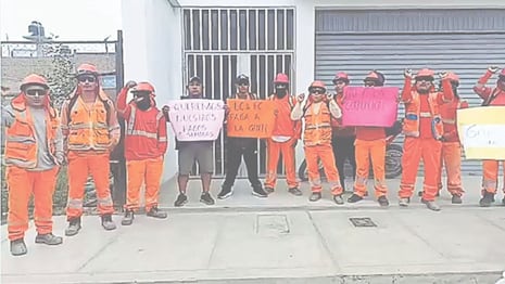 Trujillo: Trabajadores de obra vial exigen el pago de sus sueldos