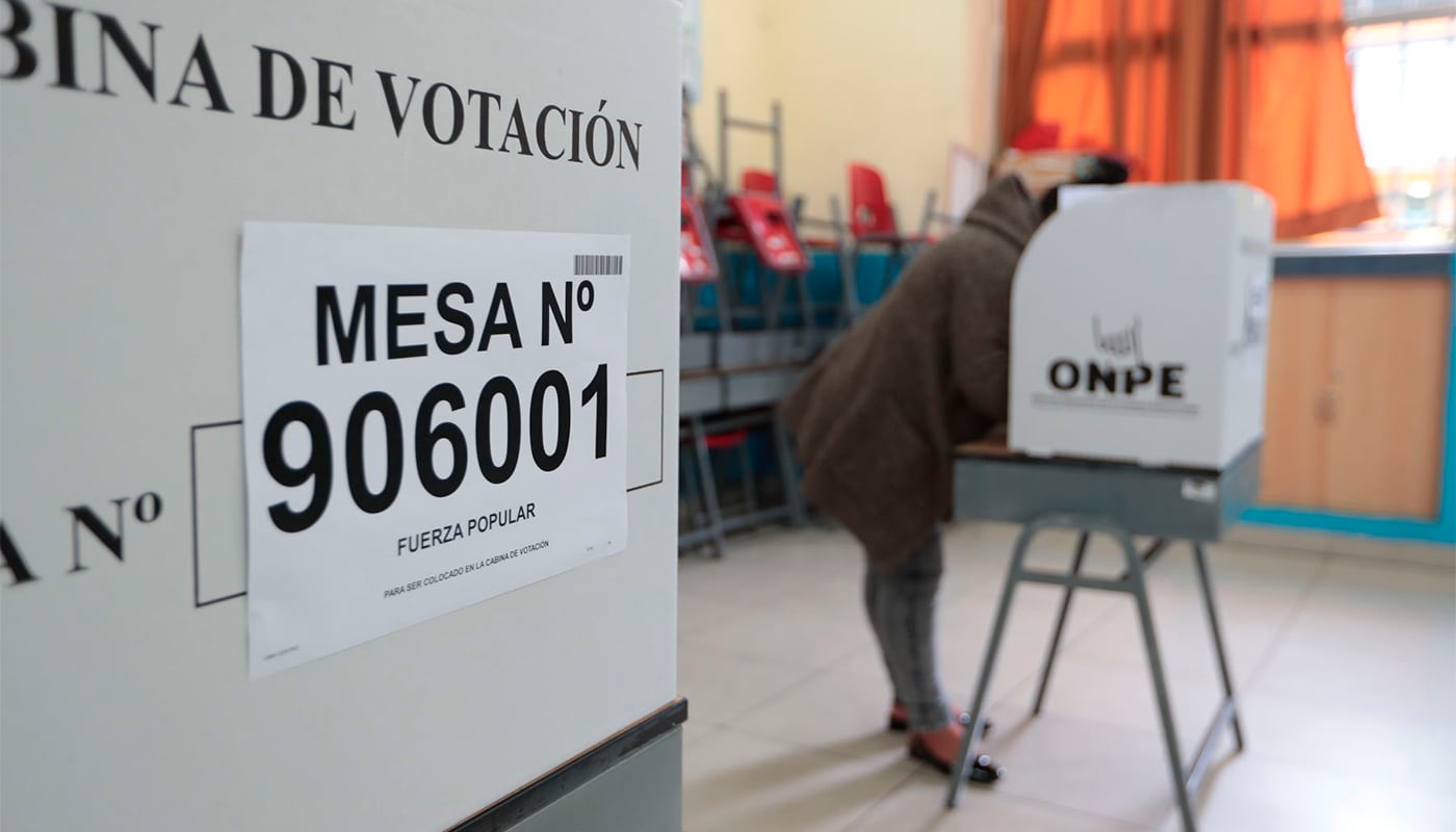 La entidad informó que decenas de locales fueron reasignados en el país, por lo que los electores deben revisar previamente dónde les corresponde sufragar el 7 de junio. Foto: Andina