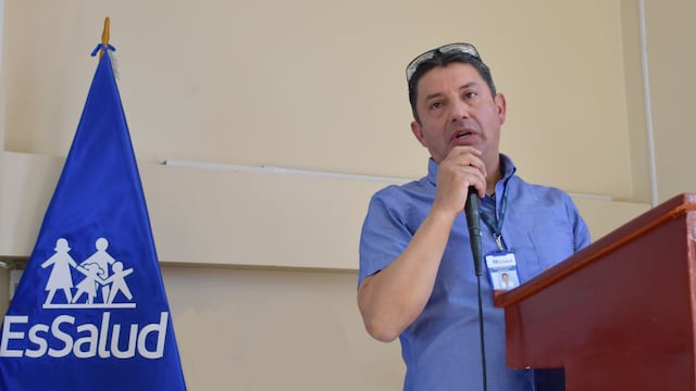 Médico Jhonny Albújar, asume como nuevo director de EsSalud Ayacucho