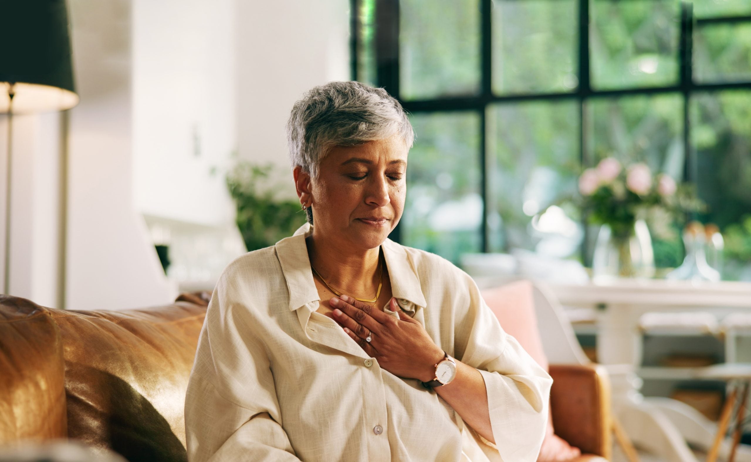 La falta de líquidos altera el equilibrio del organismo y puede generar complicaciones graves en personas con enfermedades cardiovasculares, especialmente durante periodos de altas temperaturas.